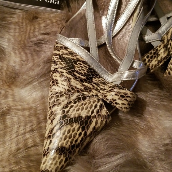 Shoes - Picture 2 of 7